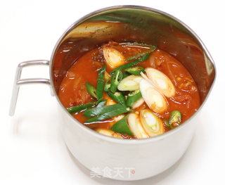 韩式金枪鱼泡菜汤-懒人宝典的做法步骤：6