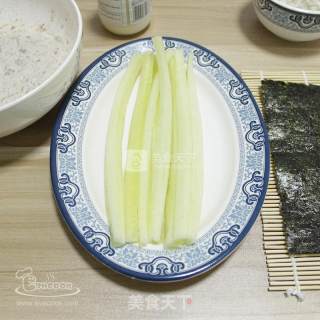 金枪鱼紫菜包饭（懒人版）的做法步骤：4