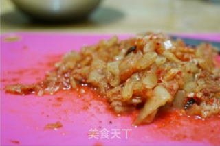 韩式金枪鱼泡菜饭团-野餐必备的做法步骤：1