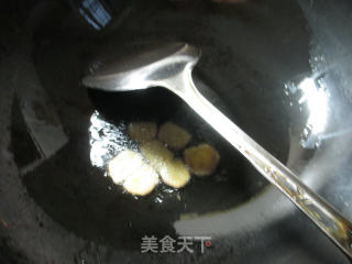 蟹味菇煮虾潺 的做法步骤：2