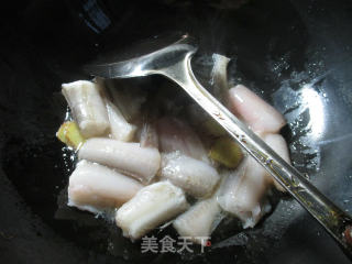 蟹味菇煮虾潺 的做法步骤：4