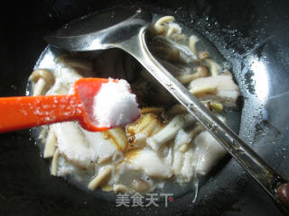 蟹味菇煮虾潺 的做法步骤：7