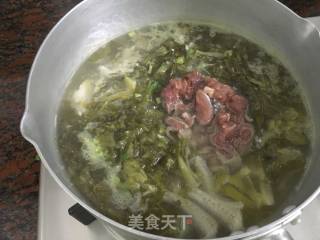 豆腐鱼酸菜汤的做法步骤：5