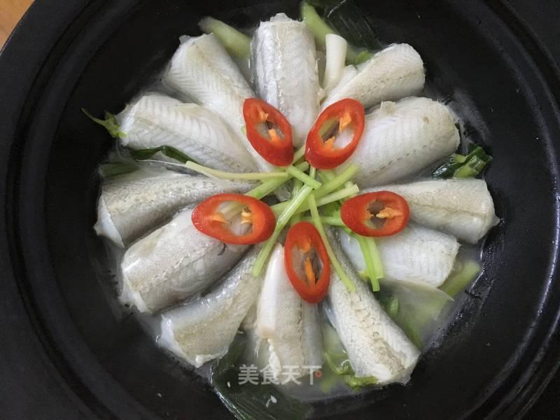 蒜苗焖豆腐鱼的做法