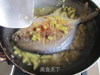 泡椒金鲳鱼的做法步骤：9