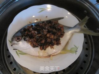 豆豉蒸鲳鱼的做法步骤：8