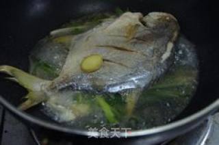 葱烧金鲳鱼的做法步骤：6
