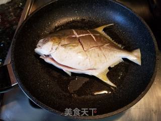 豆腐烧金鲳鱼的做法步骤：4
