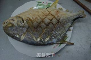 蒜苔烧金鲳鱼的做法步骤：5