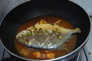 蒜苔烧金鲳鱼的做法步骤：7