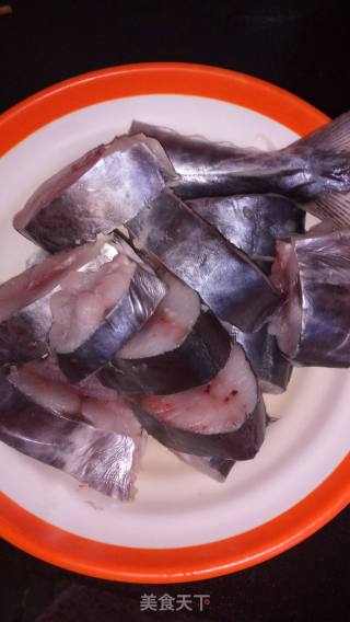 【上海】咸菜马鲛鱼的做法步骤：1