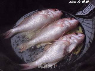 茼蒿煮海鱼的做法步骤：5