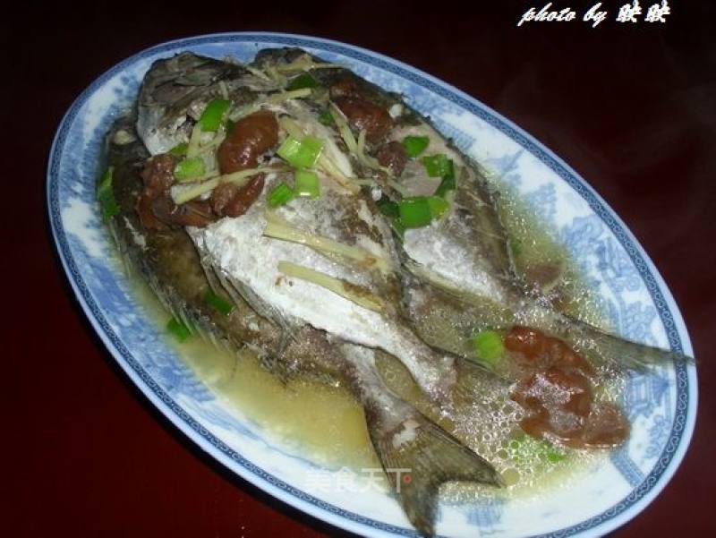 酸梅煮海鱼的做法