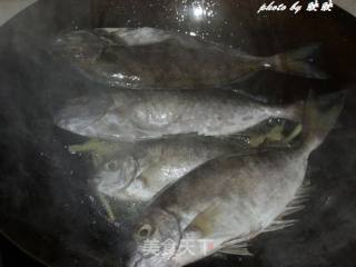 酸梅煮海鱼的做法步骤：5
