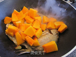 南瓜海鱼汤的做法步骤：3