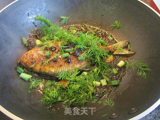紫苏蒜头豆豉鱼的做法步骤：8