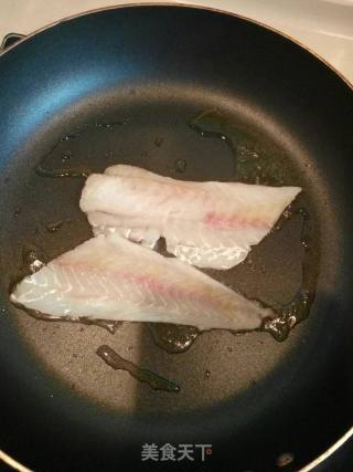 煎海鱼的做法步骤：3