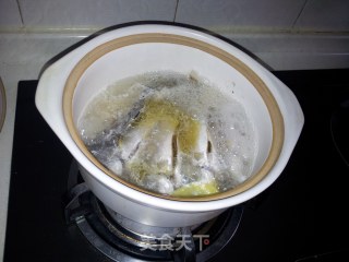 砂锅煮海鱼汁的做法步骤：5