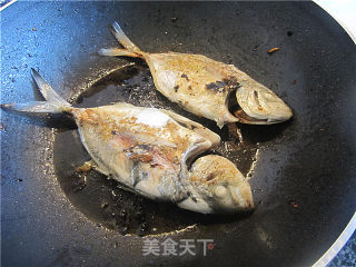 黄豆酱煎海鱼的做法步骤：3