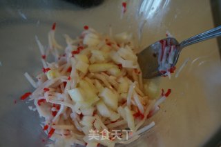 牛油果蟹肉沙拉的做法步骤：2
