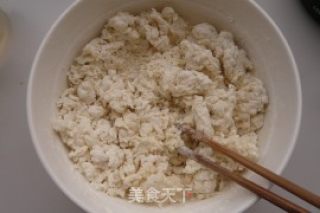 流着汤汁的煎饺——蟹肉皮冻煎饺的做法步骤：3