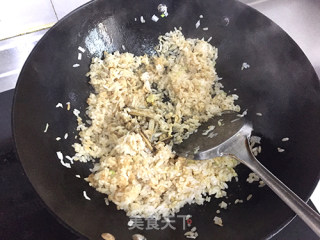 【螃蟹炒饭】螃蟹与米饭的美妙结合！的做法步骤：6