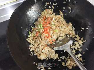【螃蟹炒饭】螃蟹与米饭的美妙结合！的做法步骤：7