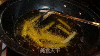 香辣蟹炒年糕---又到一年吃蟹时的做法步骤：11