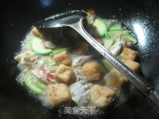 小油豆腐西葫芦煮螃蟹的做法步骤：6
