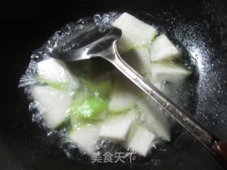 螃蟹煮蒲瓜的做法步骤：4