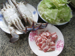 咸肉圆白菜煮螃蟹 的做法步骤：1