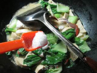 青菜圆素鸡煮螃蟹 的做法步骤：9