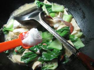 青菜圆素鸡煮螃蟹 的做法步骤：8