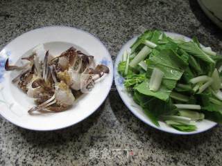螃蟹小白菜汤 的做法步骤：1