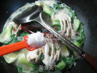 青菜螃蟹煮粉丝的做法步骤：6
