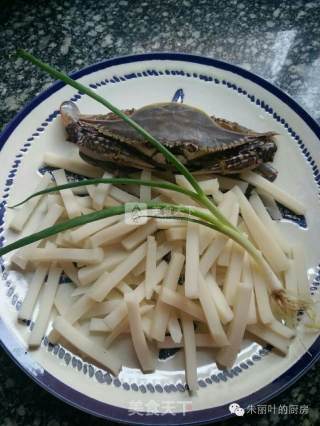 东海野生梭子蟹，螃蟹炒年糕的做法步骤：3
