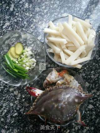 东海野生梭子蟹，螃蟹炒年糕的做法步骤：4