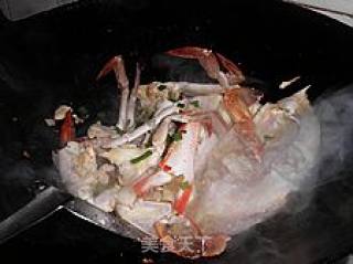 年菜之十二又鲜又香的-----葱爆大海蟹的做法步骤：4