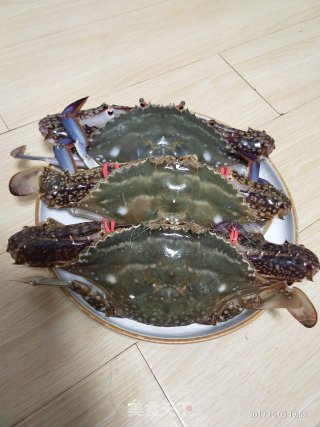 姜葱炒海蟹的做法步骤：1