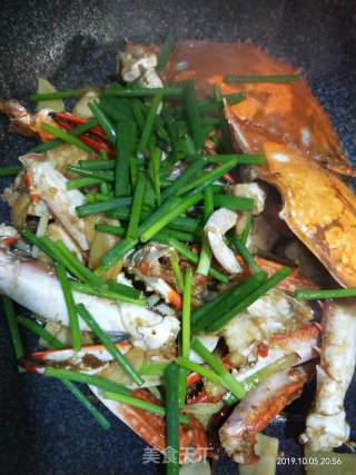 姜葱炒海蟹的做法步骤：10