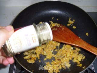 豆渣炒蟹粉的做法步骤：8
