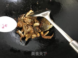 香辣蟹炒年糕的做法步骤：10