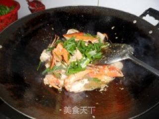 姜葱炒肉蟹的做法步骤：10