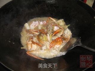 晚餐时间-姜葱焗蟹的做法步骤：3