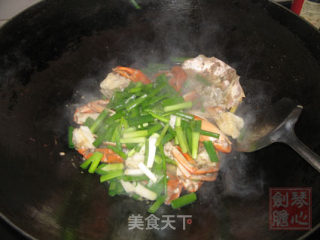 晚餐时间-姜葱焗蟹的做法步骤：4