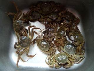 水煮螃蟹的做法步骤：1