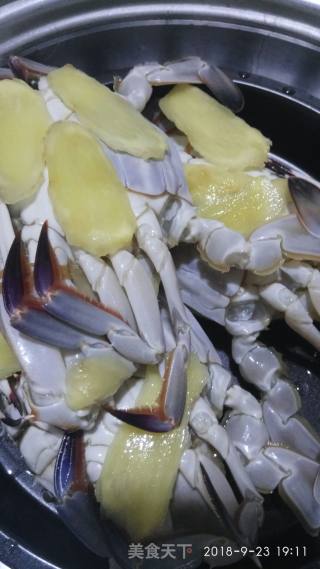 “海鲜”清蒸大螃蟹的做法步骤：3