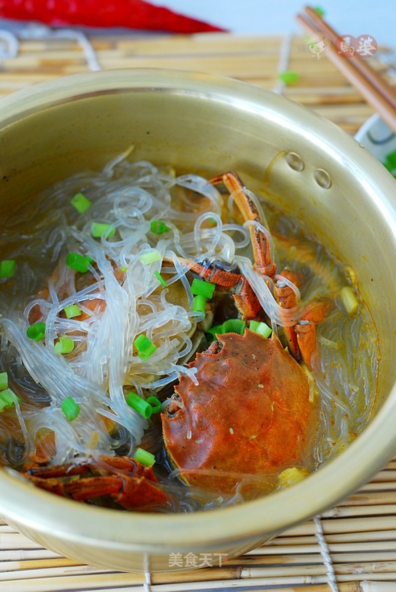 冬天螃蟹的惬意吃法---螃蟹粉丝煲的做法