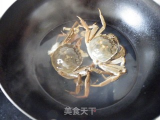 冬天螃蟹的惬意吃法---螃蟹粉丝煲的做法步骤：2