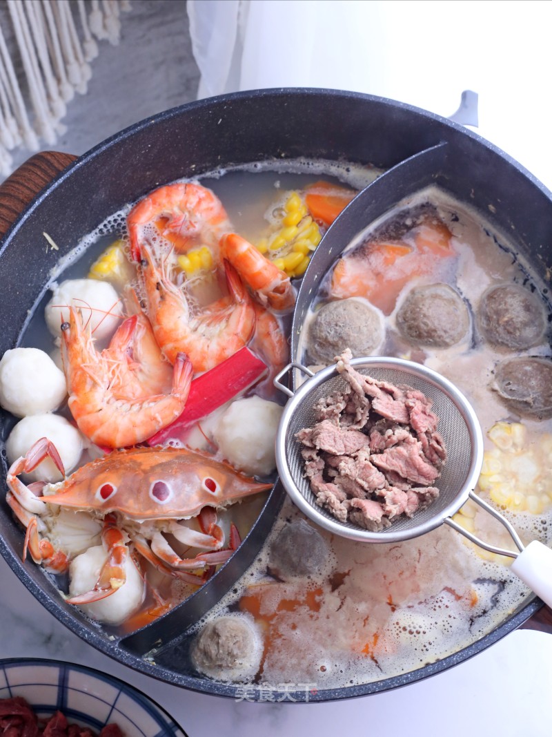 海鲜+牛肉鸳鸯火锅的做法